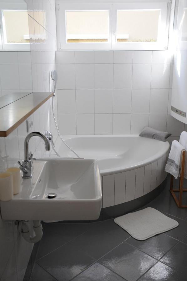 Relax Apartment Mit Garten - Lifestyle Am Bodensee, Fahrraeder & Parkplatz Inklusive Bregenz Exterior photo